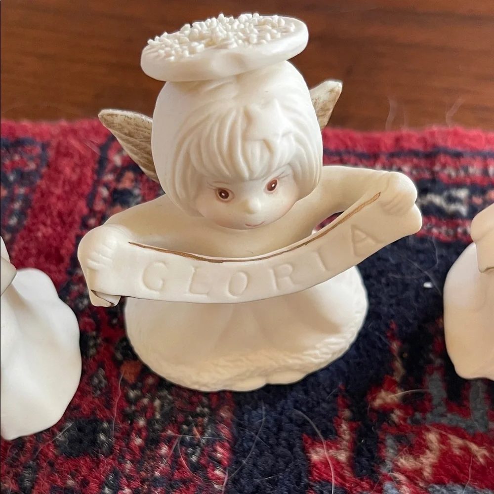 White Ceramic Nativity Figurines Set - Picture 5 of 10